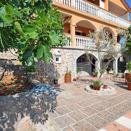Apartment Mirjana.2 *
